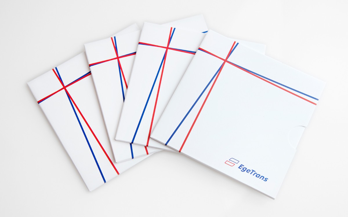 Konzeption und Gestaltung der EgeTrans Weihnachtskarten im Corporate Design